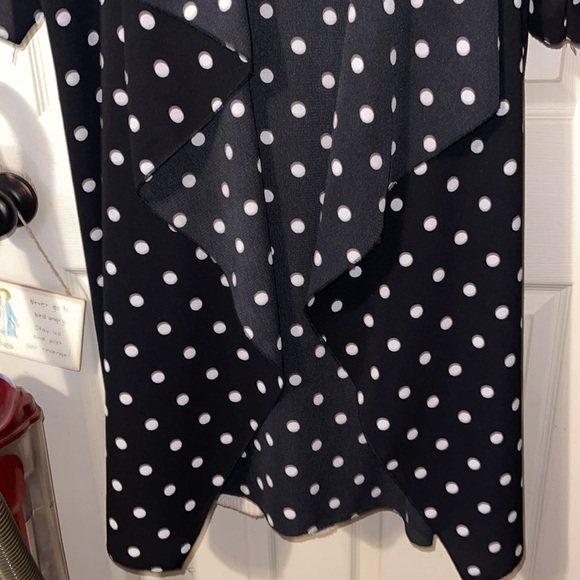 🌹LULAROE BLACK/WHITE DOTTED LONG RUFFLE FRONT KIMONO - Picture 3 of 7